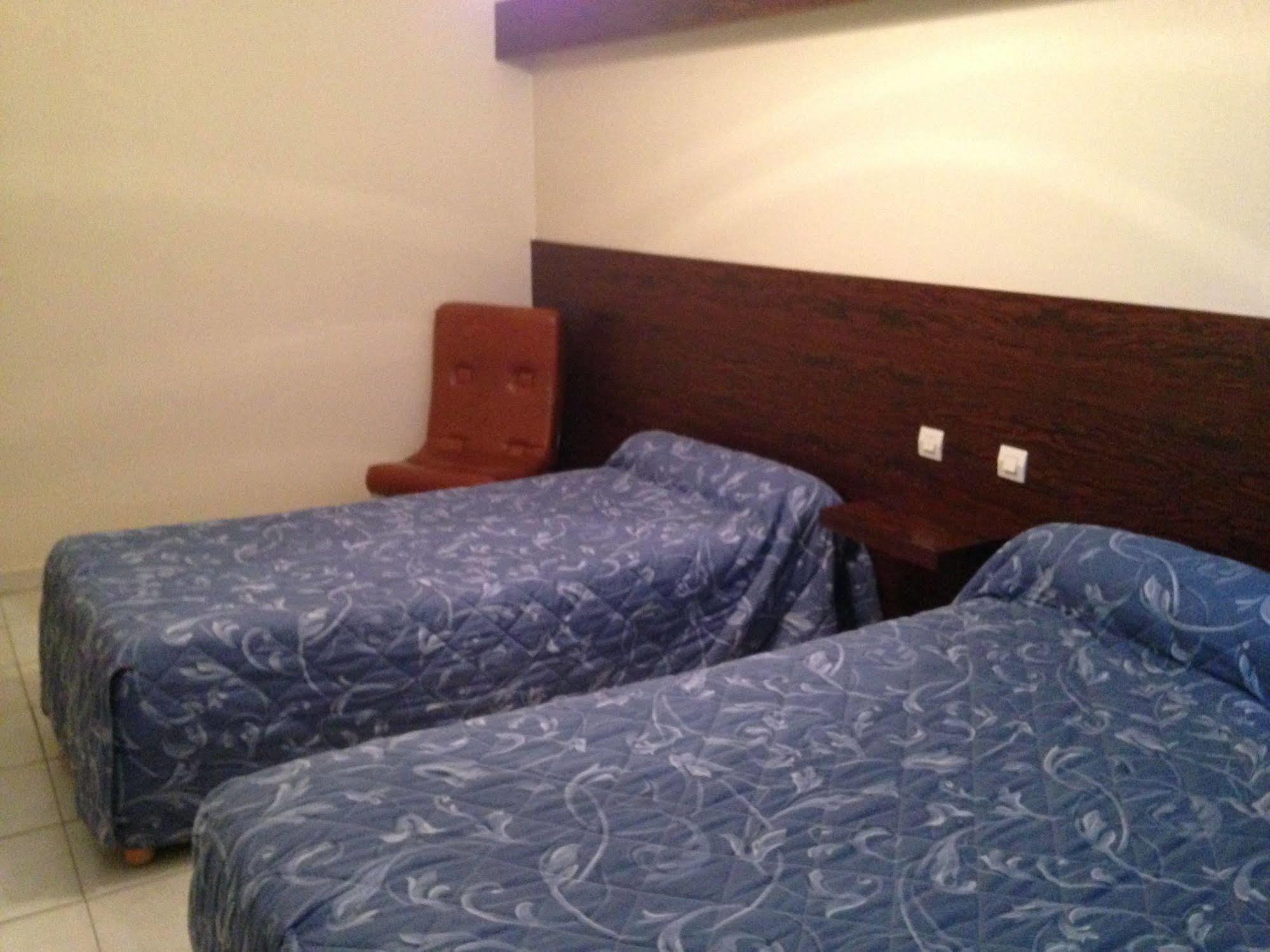 Hotel Le Crab อองกูแลม ภายนอก รูปภาพ